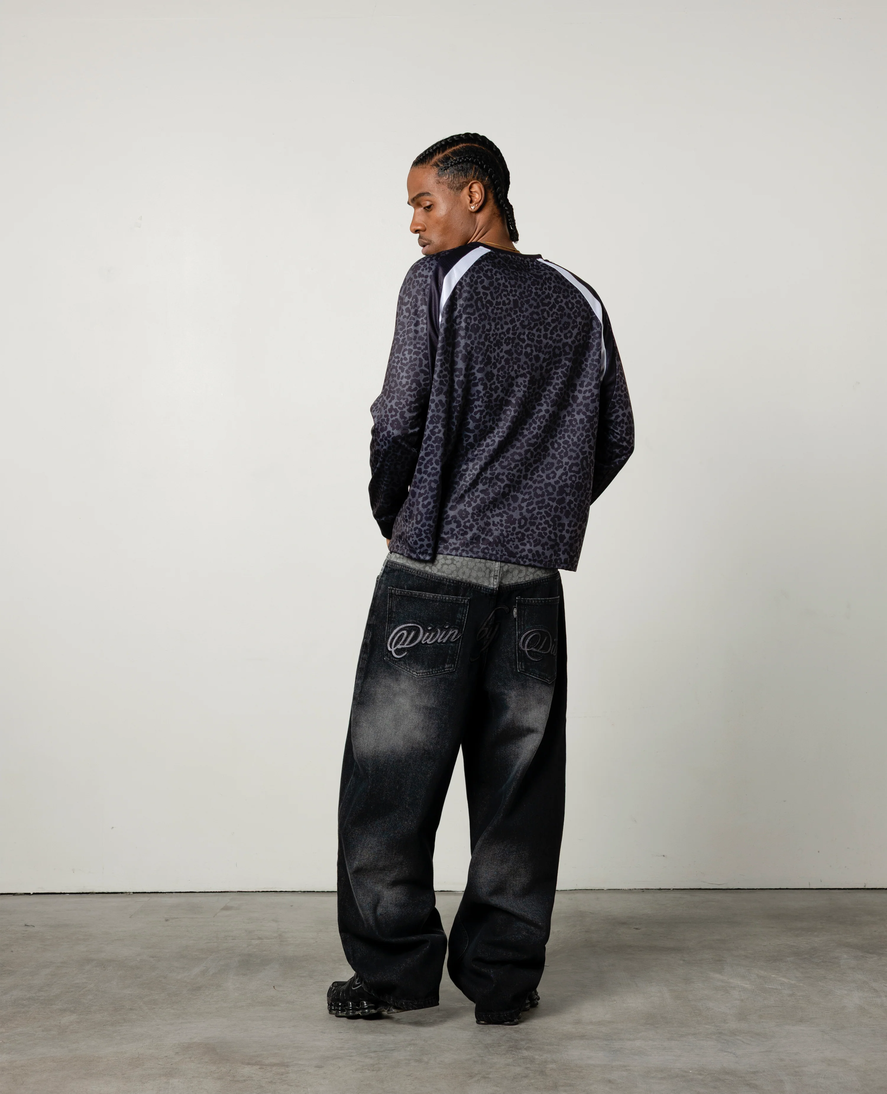 BLACK ANIMALS JERSEY LONGSLEEVES - Image 5