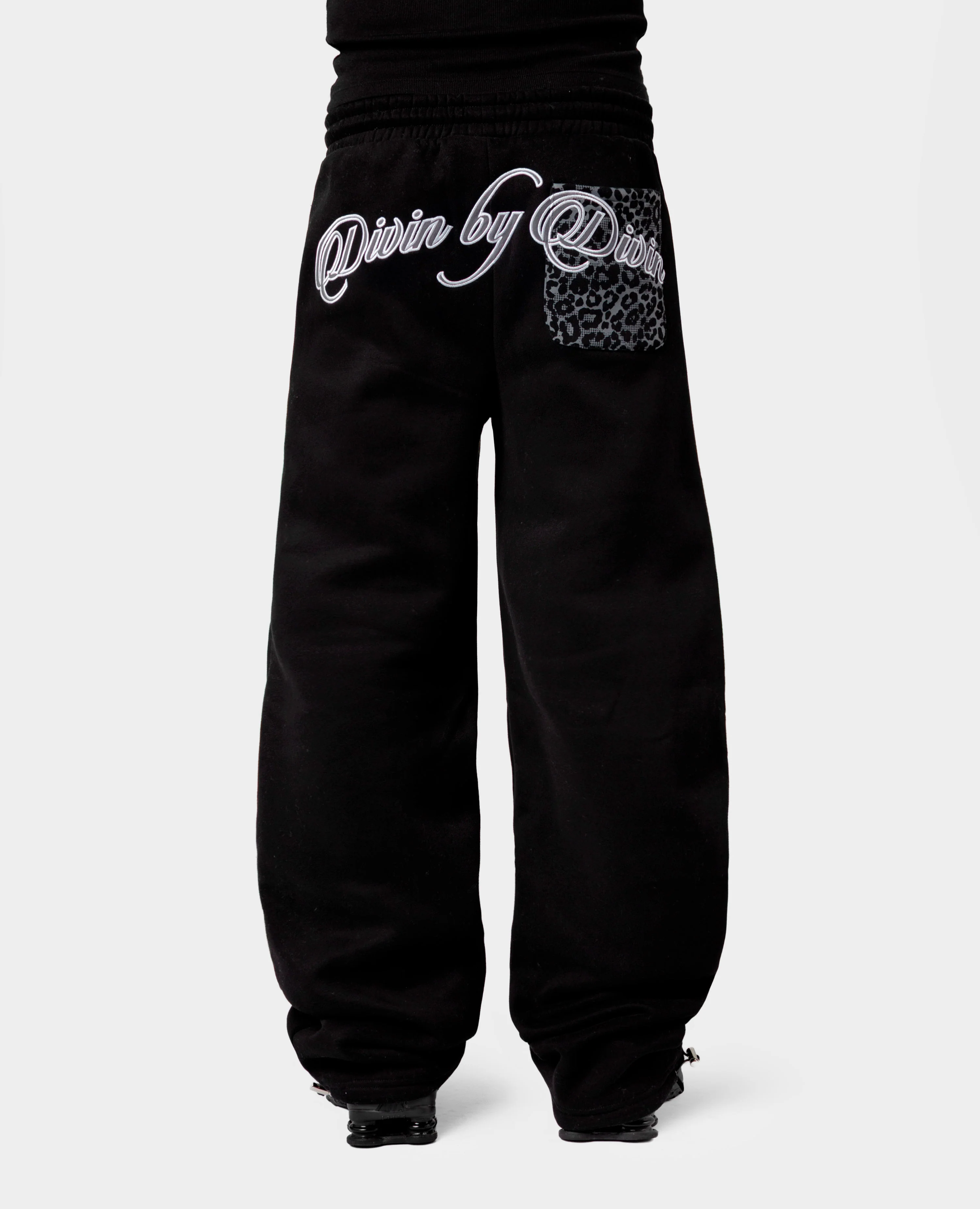 BLACK LEOPARD JOGGER - Image 8