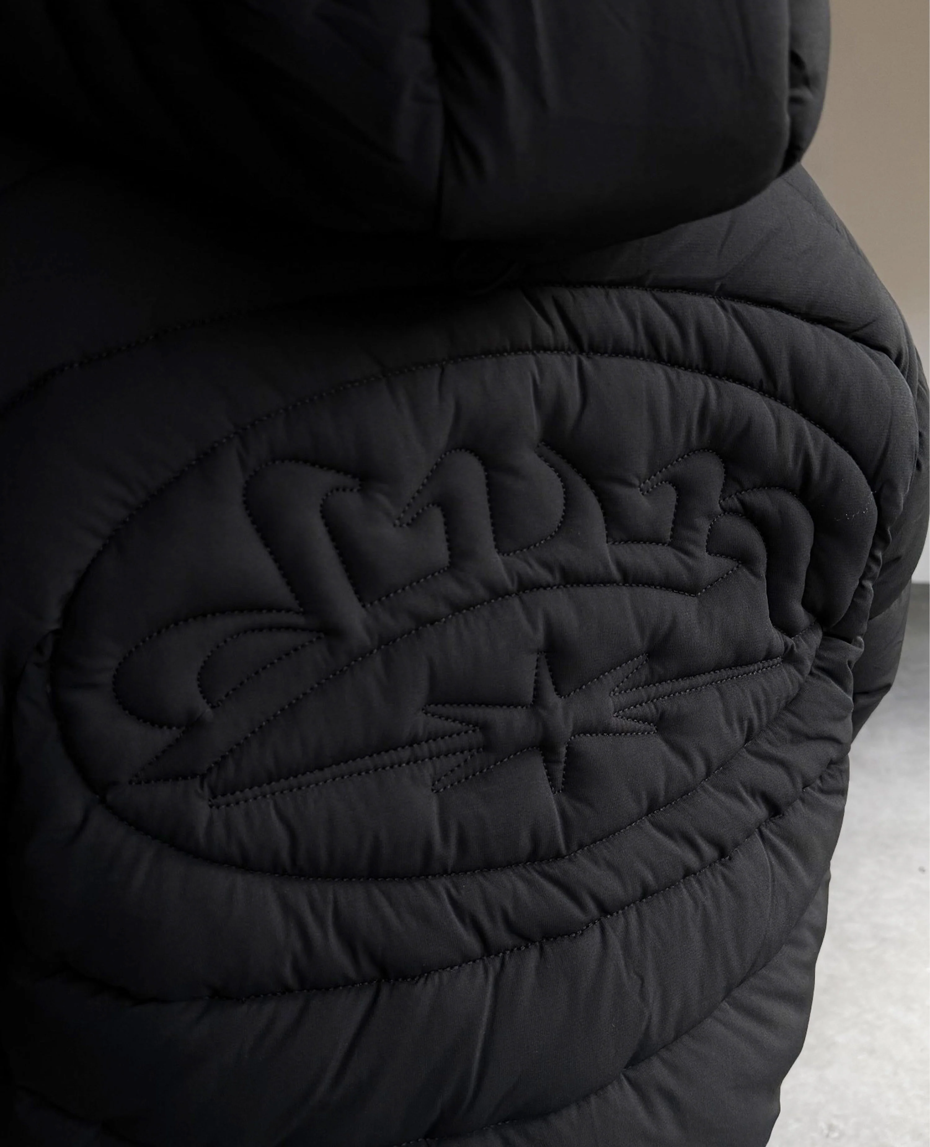 BLACK PUFFER JACKET - Image 2