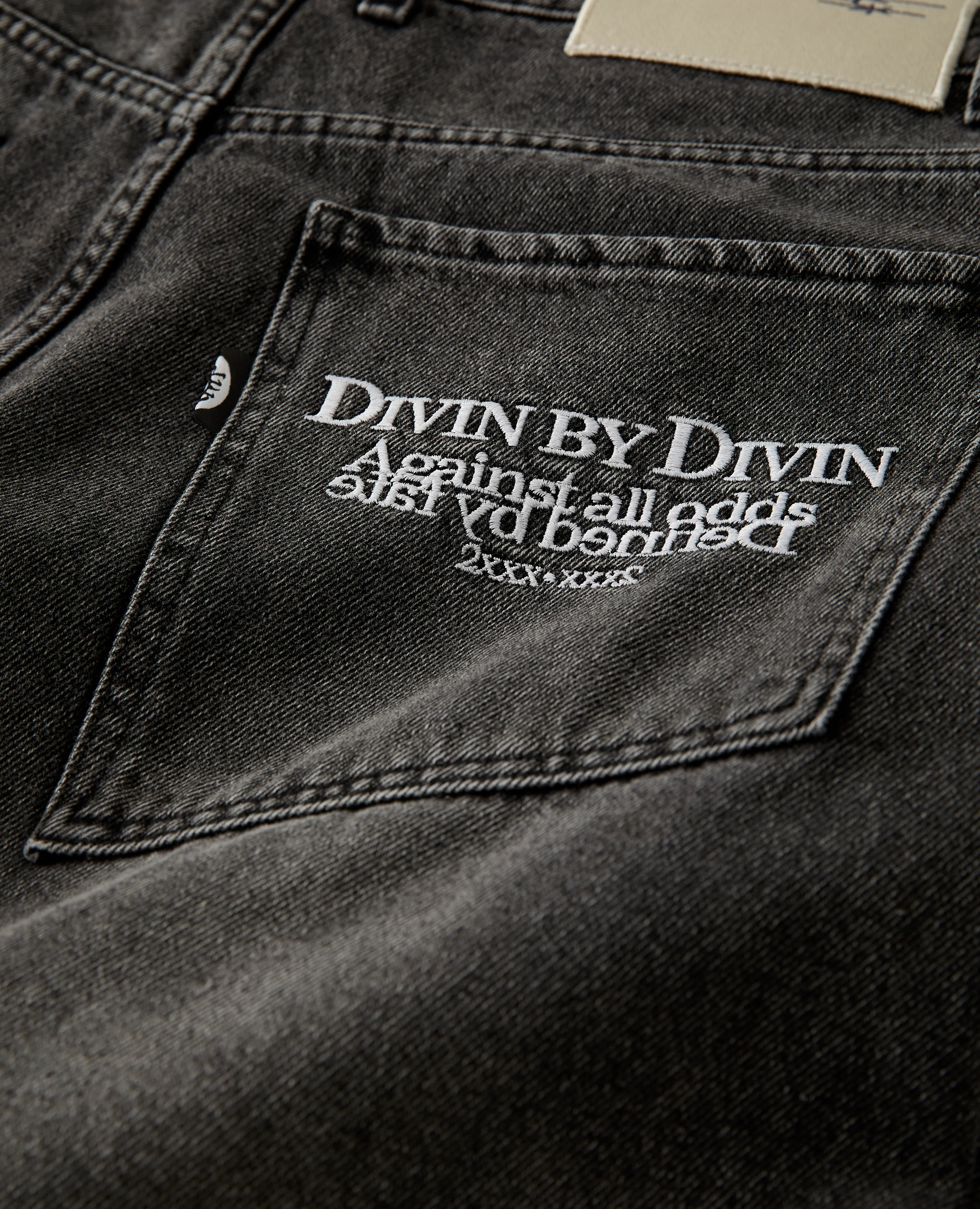 BLACK SHARP DENIM - Image 4