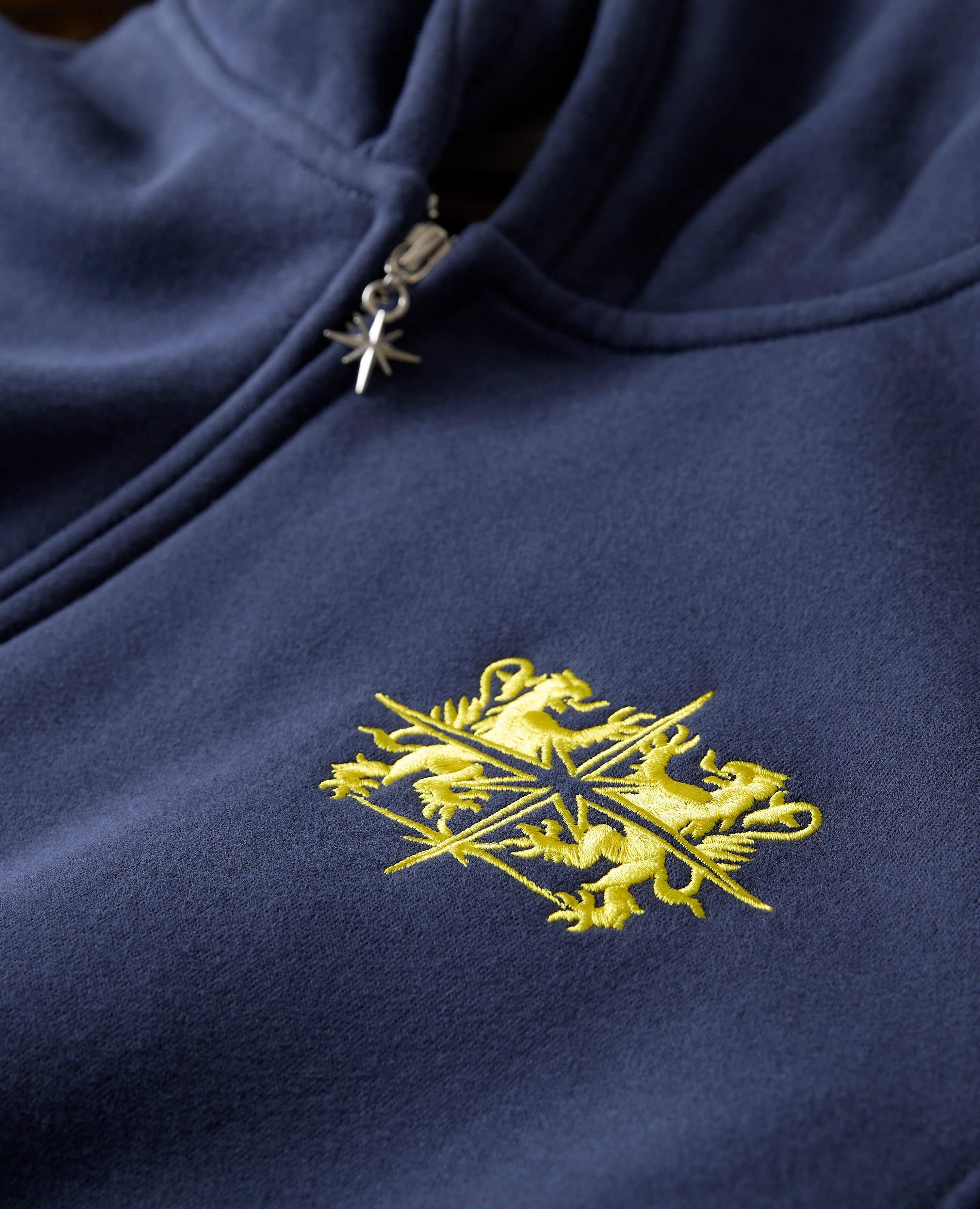 BLUE BLASON ZIP - Image 4