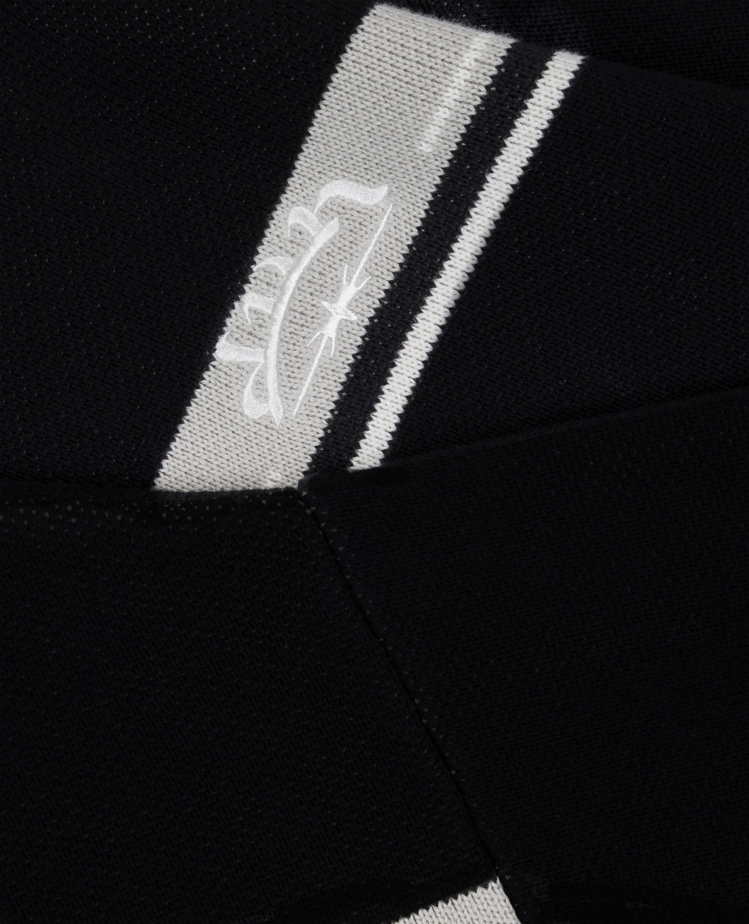 DARK LINE KNIT - Image 6