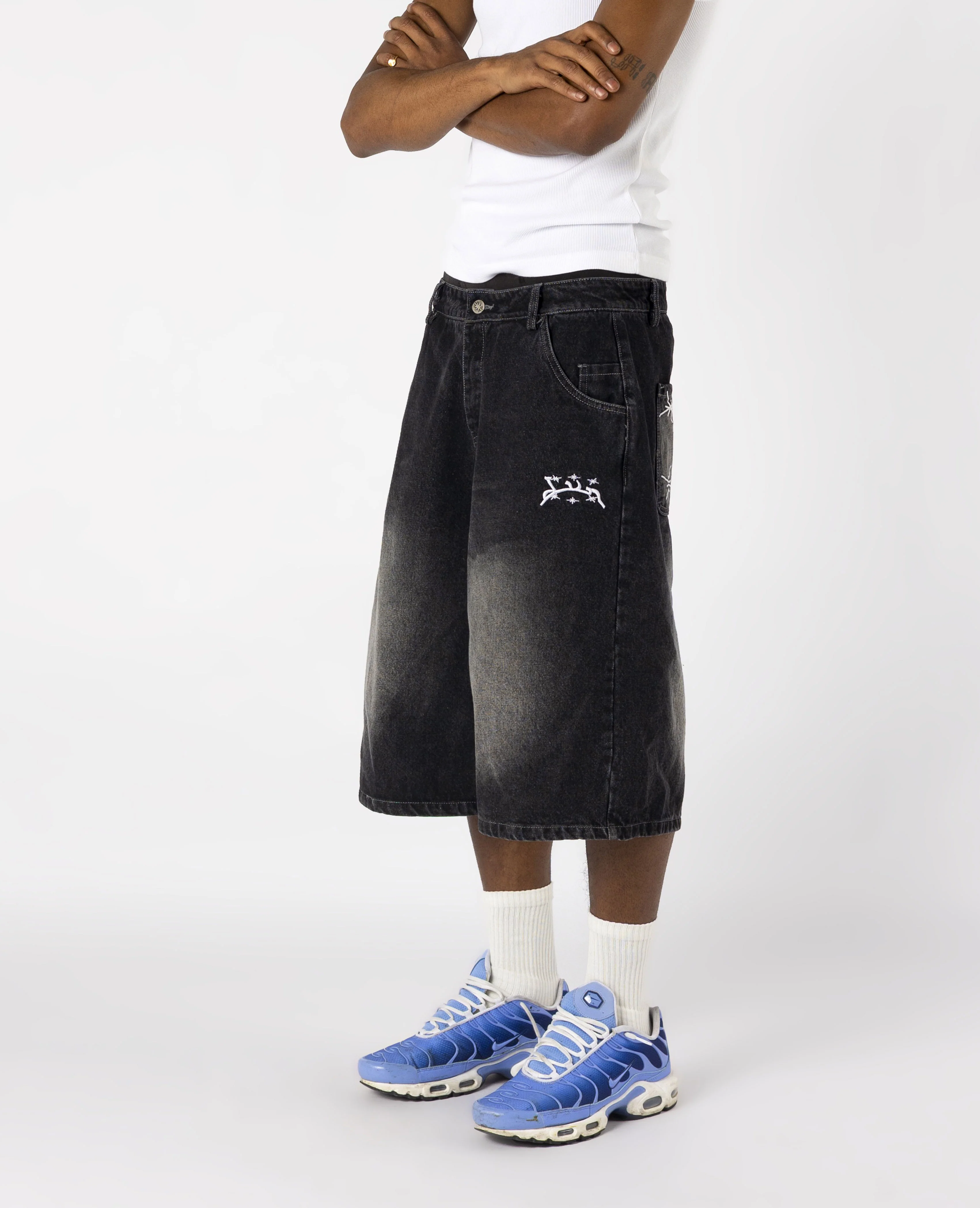 WASHED BLACK DENIM JORT - Image 5