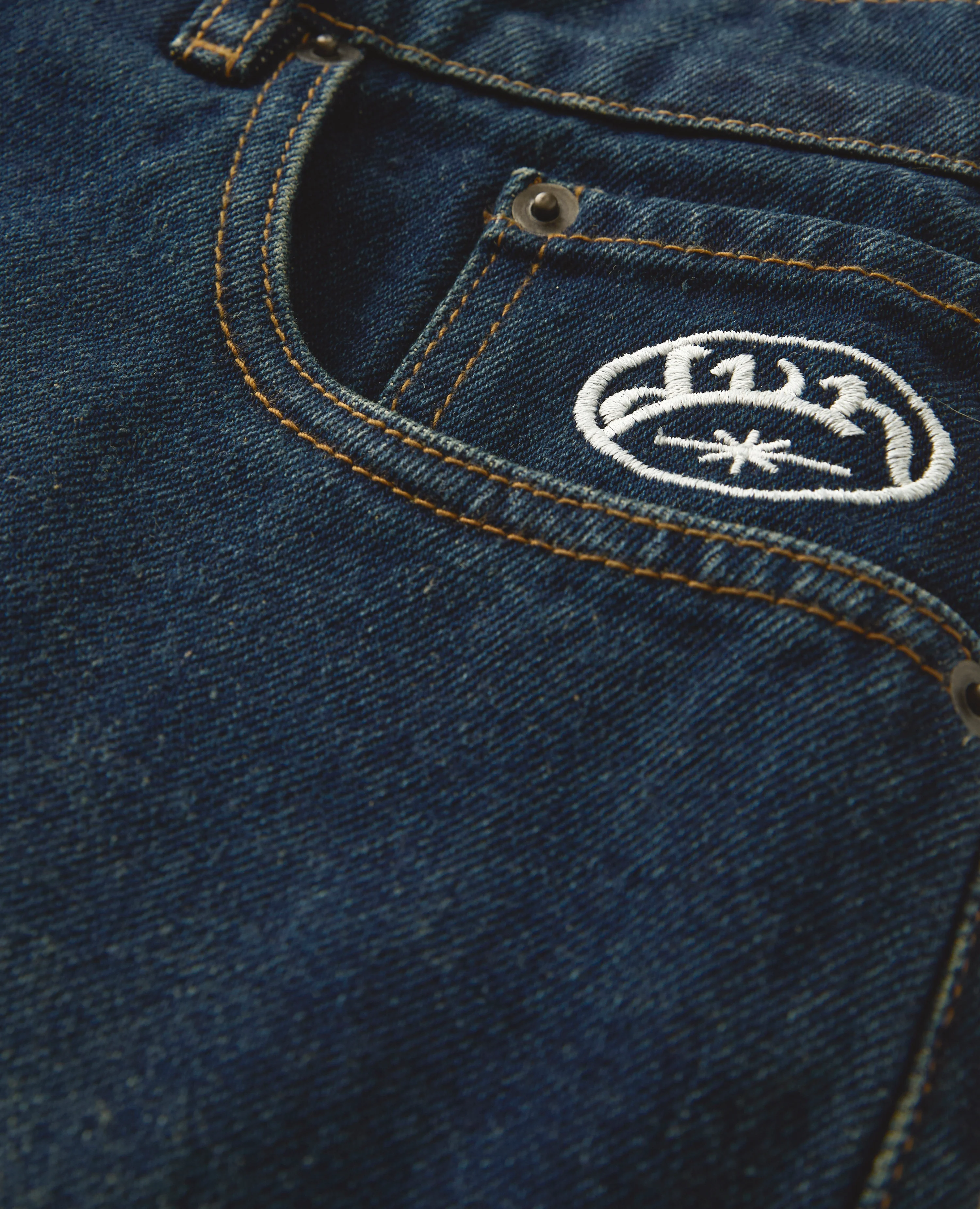 OIL BLUE BEAST DENIM - Image 5