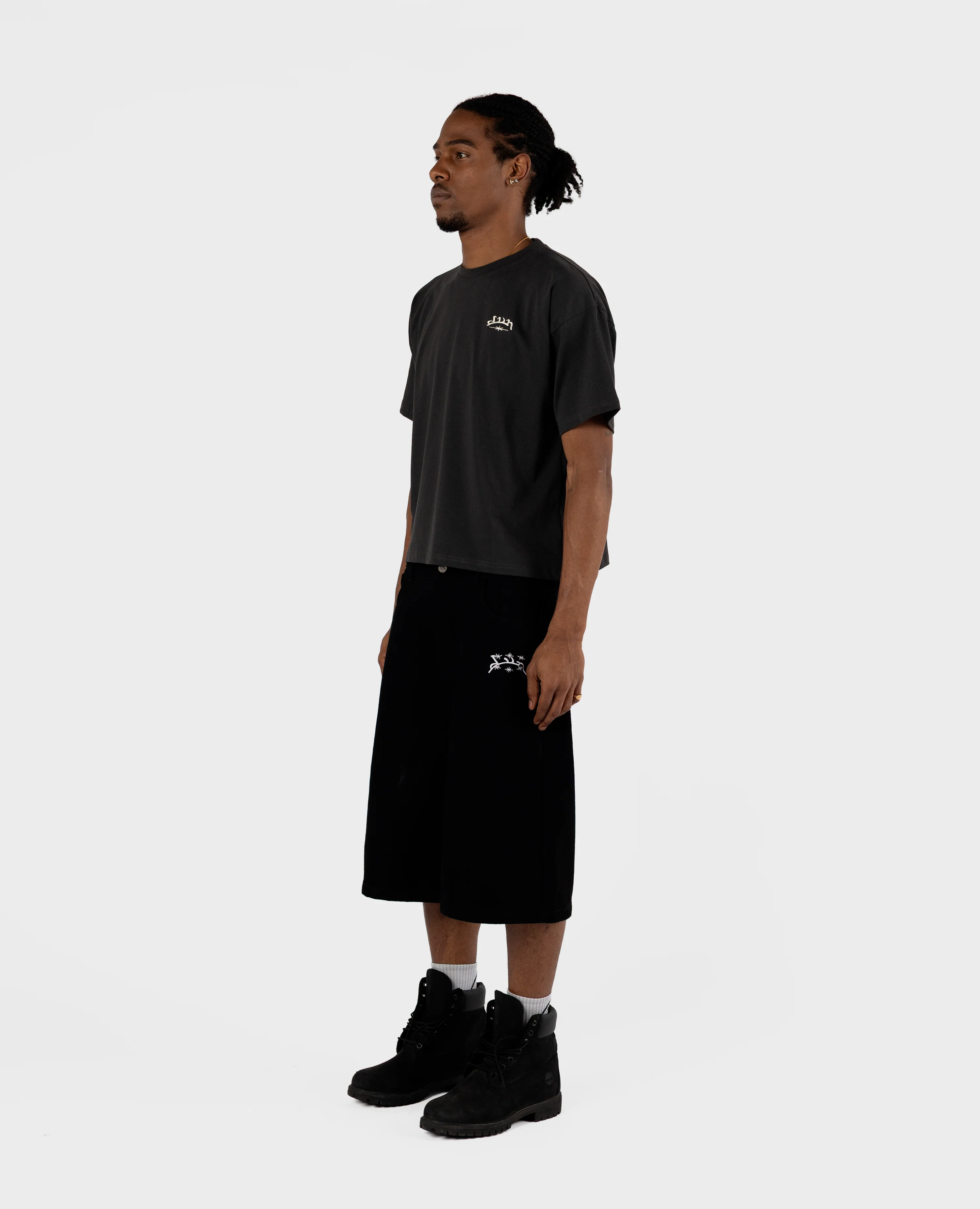 THE SIX STARS T-SHIRT - BLACK - Image 9